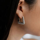 Brinco Argola Triangular Cravejado com Zircônias Brancas Banhado a Ouro 18k ou Ródio